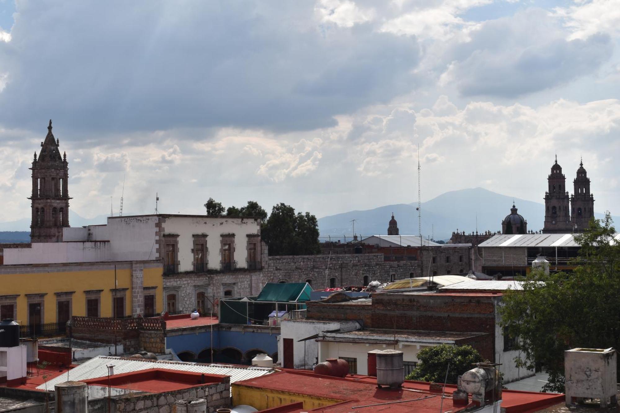 El Suburbio - Serapio Rendon Морелія Екстер'єр фото